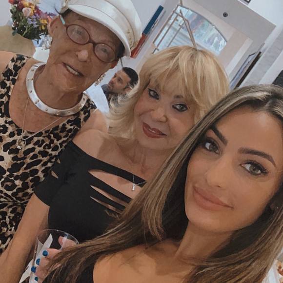 Meet your Posher, Mylene - Picture 1 of 1